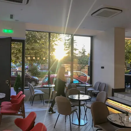 公园酒店 酒店 拉里萨