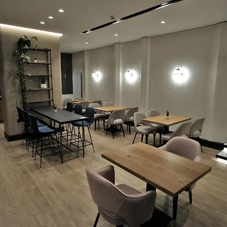 公园酒店 4* 拉里萨